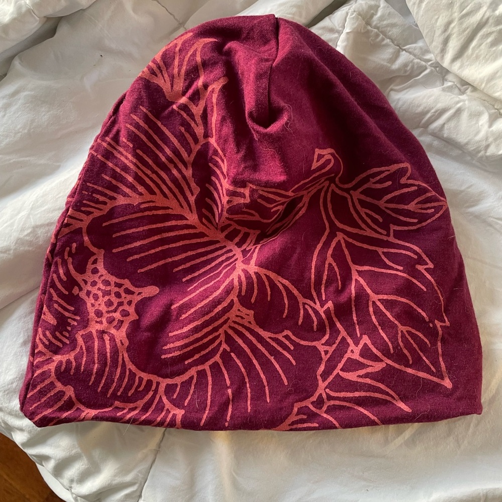 Slouchy burgundy beanie by Smoking Lily